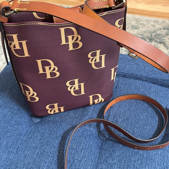 Dooney and Bourke Small Riley bag - Picture 4 of 8